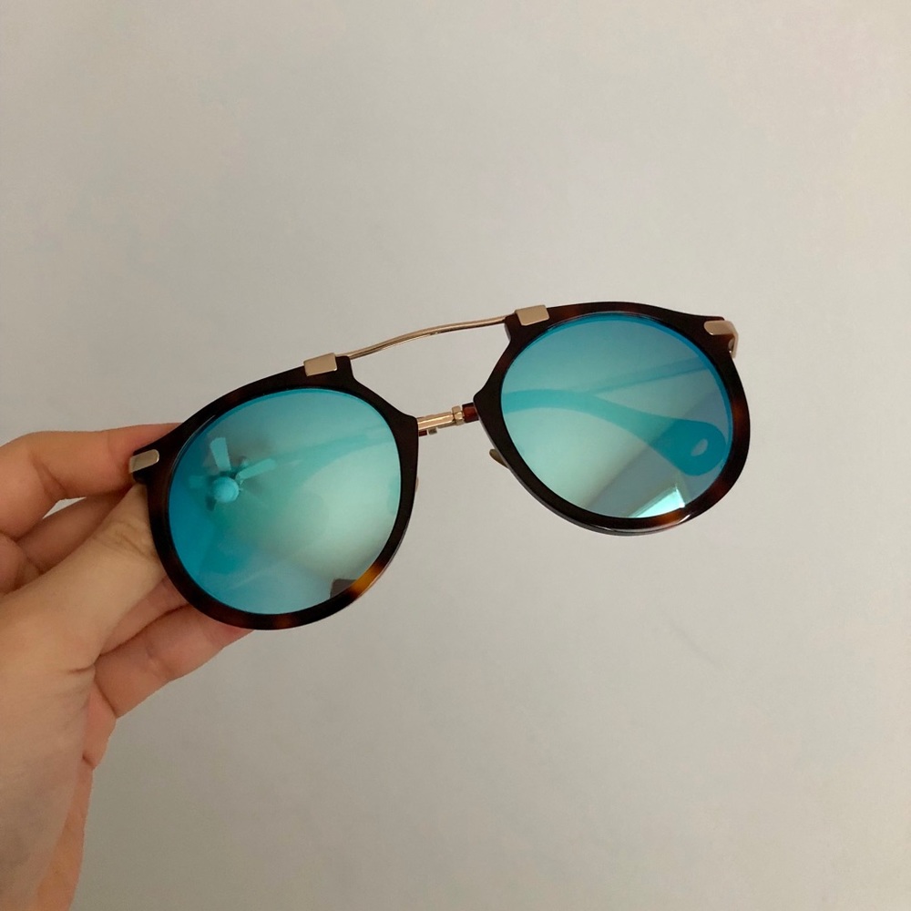 Flash lens sunglasses